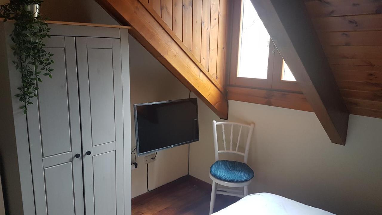 Family Attic Esterri Esterri D'Aneu Ngoại thất bức ảnh